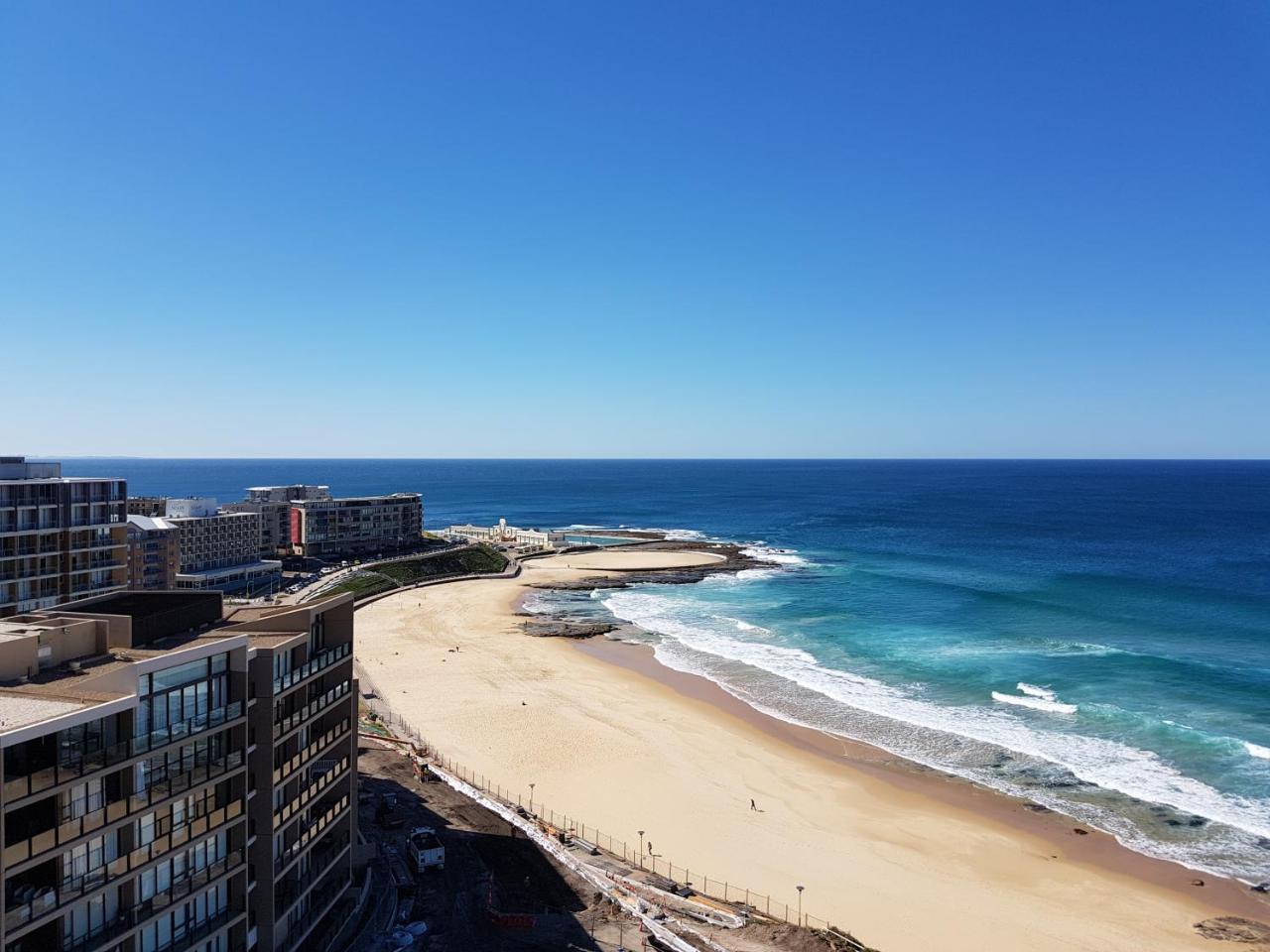 Beau Monde Apartments Newcastle - Horizon Newcastle Beach Exterior photo